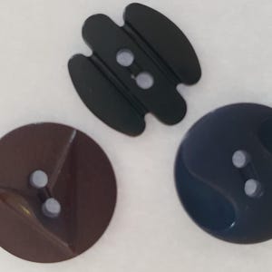Blue, brown, black plastic buttons diameter 17mm, silver buttons diameter 20mm set of 6