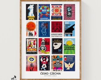 Puede incluir: Un póster con una cuadrícula de etiquetas de cajas de cerillas vintage de Chequia, que muestra varias ilustraciones gráficas coloridas, símbolos y texto en checo. La colección incluye representaciones de estatuas, flores, instrumentos musicales y patrones.