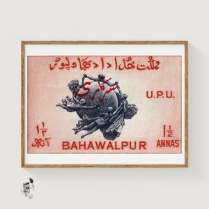 Konsttryck med figurer som håller en jordglob, tändsticksask, pakistansk vintagepropaganda (Unity Decor)