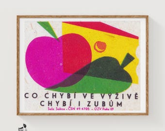 Konsttryck med tändsticksask och äpple, tjeckoslovakisk vintagemodernist (köksdekor)