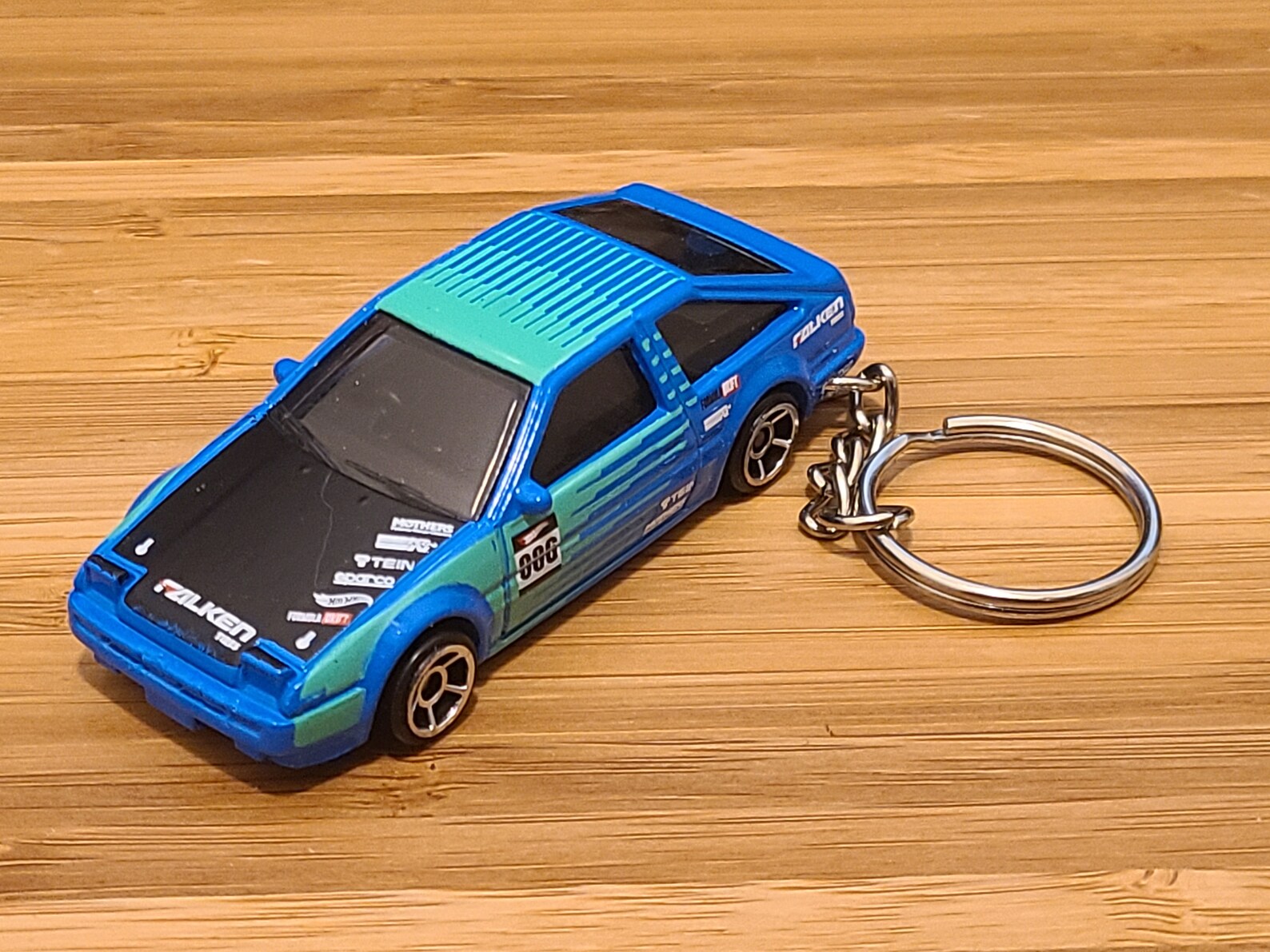 Hot Wheels Toyota Corolla - www.inf-inet.com