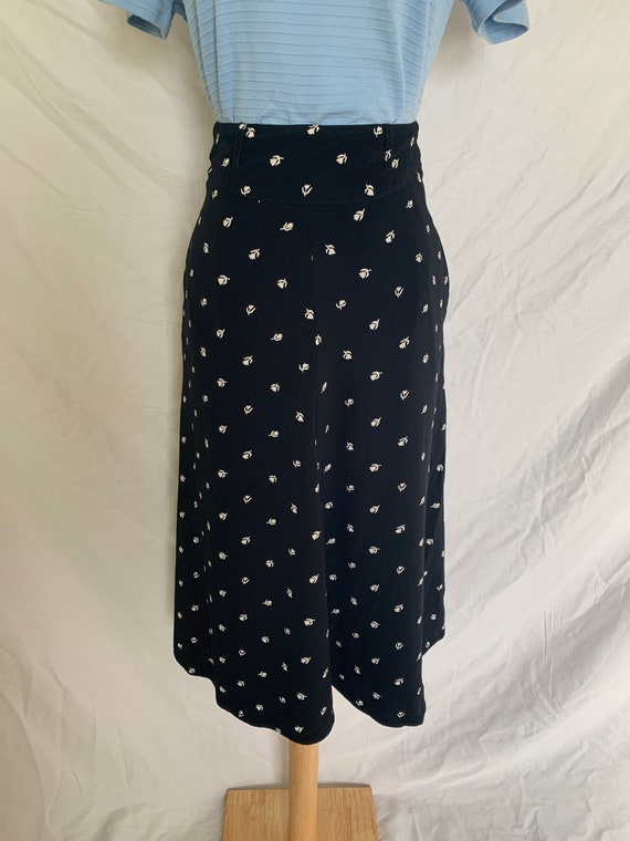 Black floral midi skirt, vintage Liz Claiborne, size … - Gem