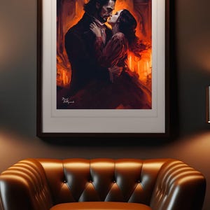 Puede incluir: Una obra de arte enmarcada representa una escena rom&aacute;ntica de una pareja abraz&aacute;ndose, con un fondo c&aacute;lido y ardiente. La obra de arte est&aacute; ubicada en una habitaci&oacute;n oscura sobre un sill&oacute;n de cuero marr&oacute;n. La imagen tiene un tema rom&aacute;ntico.