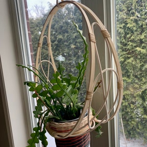 Hanging rattan and bamboo planter, handmade, plant suspension, hang plant, plant support, hang plant, made in Quebec