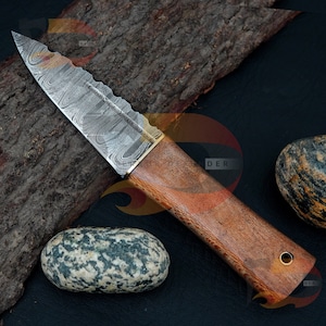 Kundenspezifisches handgemachtes keltisches - echtes Damaststahl Sgian Dubh Dirk Messer mit Scheide