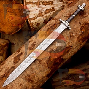 Hand Forged Damascus Steel Sword, Handmade Medieval Sword with Leather Sheath. Best Warrior Damascus Sword