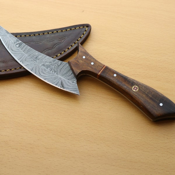 Beautiful Handmade Skinning Hunting Knife Designed With Superb Handle