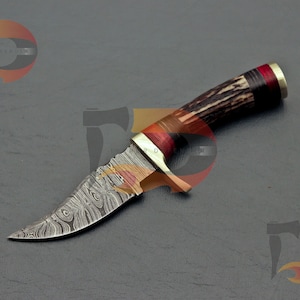 Handmade Damascus Steel Hunting Knife with Stag Horn Handle & Leather Sheath