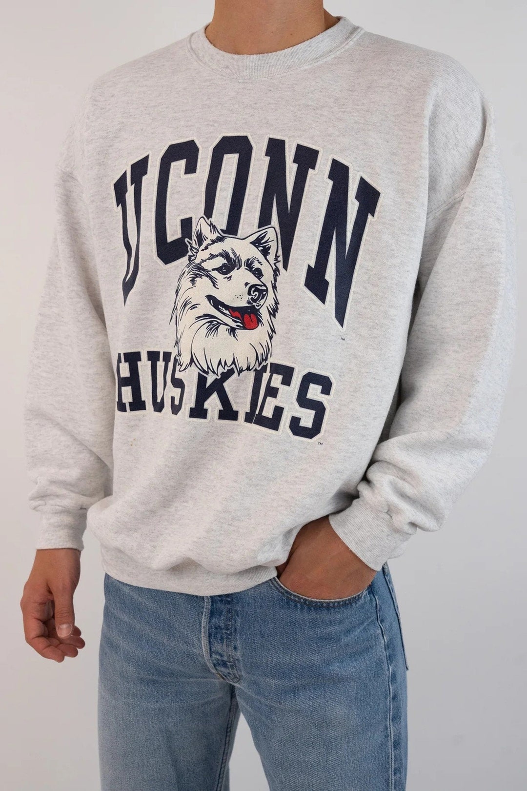 Vintage Uconn Huskies Sweatshirt Uconn Huskies Basketball Etsy