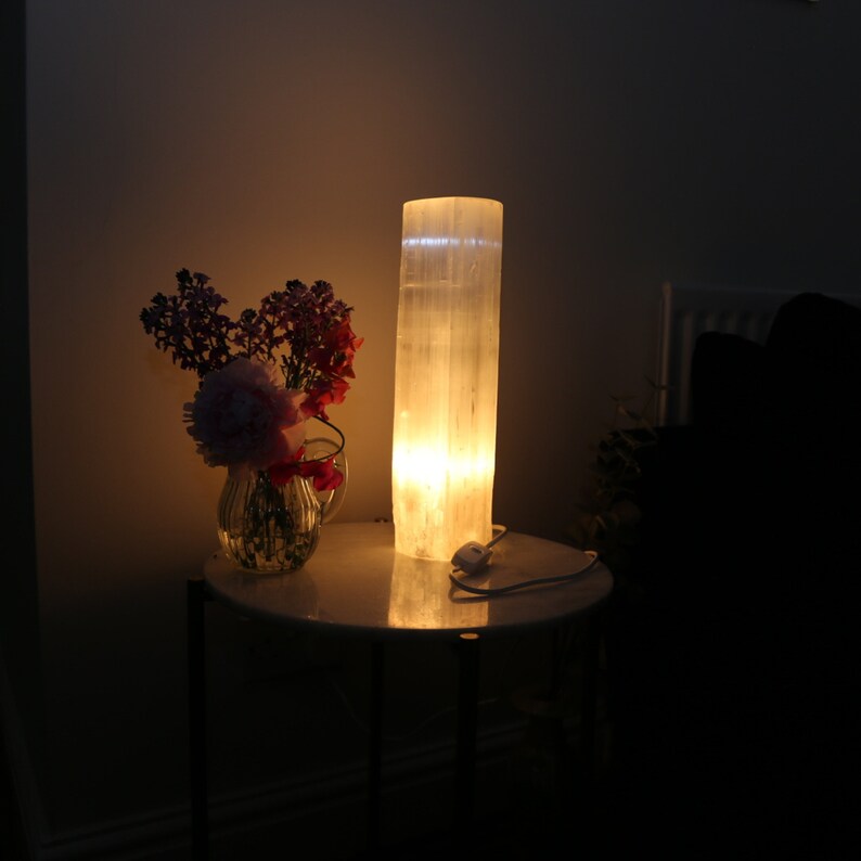 Selenitlampa - Cylinder, Lugnande Kristallbordslampa, Heminredning bild 7