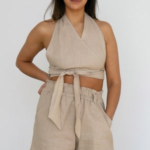 Top halter in lino beige / Top corto estivo con lacci avvolgenti / Camicia senza maniche in lino fatta a mano / Completo boho minimalista