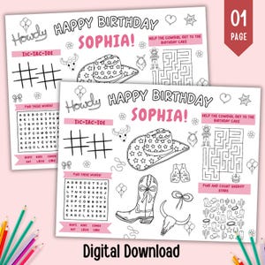 Könnte beinhalten: Ein druckbares Aktivitätsblatt mit Western-Thema und dem Text Howdy Happy Birthday Sophia. Die Seite enthält ein Tic-Tac-Toe-Gitter, ein Wortsuchrätsel, ein Labyrinth sowie Strichzeichnungen eines Cowboyhuts, eines Stiefels und eines Schädels.