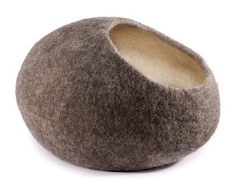 Cat cave made of felt in brown Handmade for your cat Felt cave made of 100% natural wool Wool felt cat bed Cat house