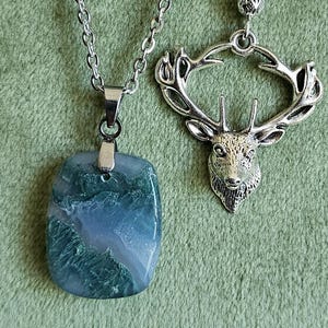 Talisman: „Herz aus Geweih“ – Moosachat-Anhänger, Ankerstein, Esoterischer Schmuck