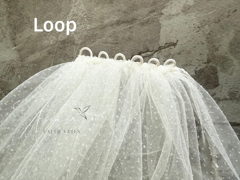 Crystal veil Glitter fingertip veil Sparkly cathedral veil Bridal veil with crystals One tier veil with lettering Mid length veil afbeelding 8