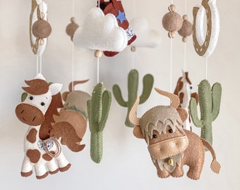 Wild West Felt Mobile - kinderdecor - kinderkamerdecor - baby - cowboy - cactus - paard - sheriff - hoefijzer