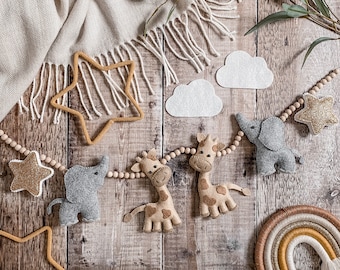 Guirlande en feutre girafes et éléphants - décor pour enfants - décor de pépinière - pépinière safari