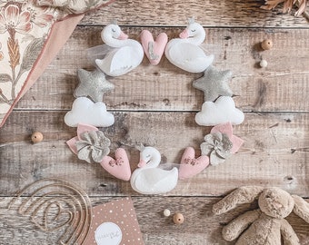 Swans, Stars & Hearts Felt Hoop - décor pour enfants - décor de pépinière - cygne - coeurs - décor de bébé