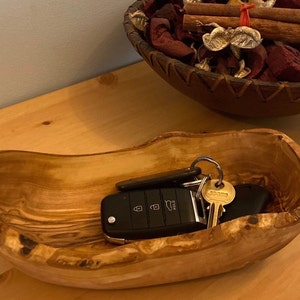 Olive Wood Oval Home Decor serving bowl in presentation bag makes rustic gift for all occasions. image 4