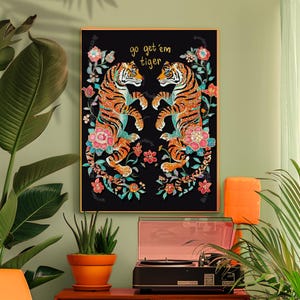 Impresión artística de tigre - ¡Ve por ellos, tigre! - Decoración de dopamina para sala de estar, impresión de pared negra, arte de pared Y2k, impresión de tigre vintage, arte de pared maximalista en lienzo.
