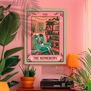 La carte de tarot casanier - impression The Homebody Club - impression effrayante - impression salon - impression squelette mignon - impression effrayante mignonne - carte de tarot