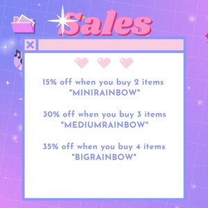 Puede incluir: Una pantalla de ordenador rosa y azul con una ventana blanca que muestra una promoci&oacute;n de ventas. El texto dice: "15% de descuento al comprar 2 art&iacute;culos "MINIRAINBOW" 30% de descuento al comprar 3 art&iacute;culos "MEDIUMRAINBOW" 35% de descuento al comprar 4 art&iacute;culos "BIGRAINBOW"