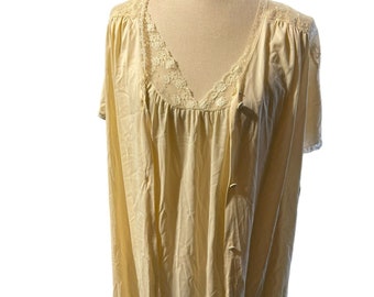 Vanity Fair Nightgown Robe Size Medium Set 2 pc Yellow Lace Pockets