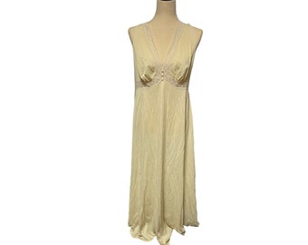 Vanity Fair Long Nightgown Negligee Size 40 Yellow Silky Sheer Lace