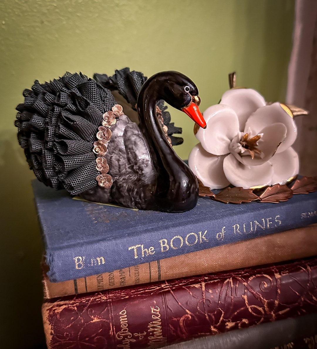 Irish Dresden Porcelain Lace Black Swan Decorative Figural Toothpick