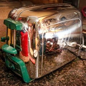 1940’s Kenmore Green Bakelite Accented Two Slice Countertop Toaster Oven