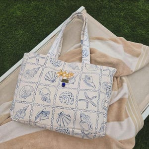 Shell beach bag