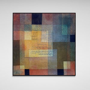 Op de afbeelding: Abstract schilderij met een raster van vierkanten in tinten rood, oranje, geel, groen, blauw en zwart. Het schilderij is omlijst in zwart.