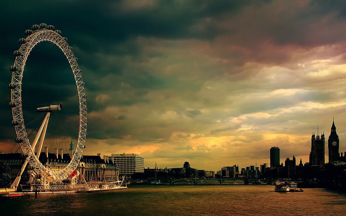 GLOOMY LONDON SCENE Photo framed canvas various sizes Etsy