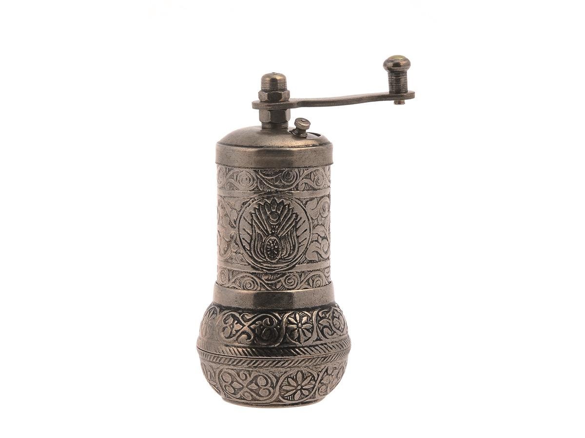 nutmeg spice grinder