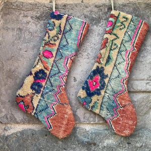 Calza di Natale Kilim fatta a mano: decorazione natalizia con tappeto turco