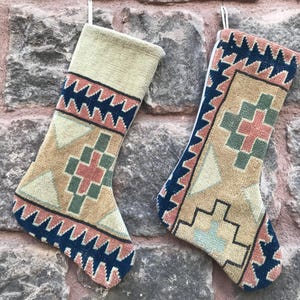 Calza di Natale con tappeto Kilim vintage: decorazione natalizia turca fatta a mano