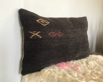 Almohada de alfombra kilim turca de 12x20 - almohada de alfombra nómada - almohada de decoración del hogar - funda de almohada kilim oriental - funda de píldora boho - almohadas vintage