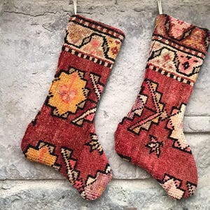 Calza di Natale Kilim fatta a mano: decorazione natalizia con tappeto turco