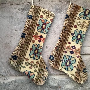 Calza di Natale Kilim fatta a mano: decorazione natalizia con tappeto turco