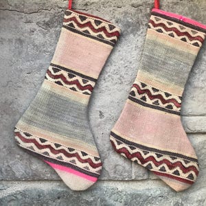 Calza di Natale Kilim fatta a mano: decorazione natalizia con tappeto turco