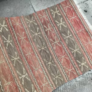 vintage kilim rug - handmade cecim kilim - pastel embroidered rug - turkish small rug - home decor wool rug - bathroom rug  - 2.3 x 3.2 ft