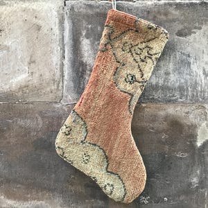 Calza di Natale vintage in kilim turco: calzino in lana fatto a mano