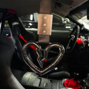 Broken Heart Tsurikawa | JDM Pull Handle Tow Hook Decoration for Drift Show Car | Black