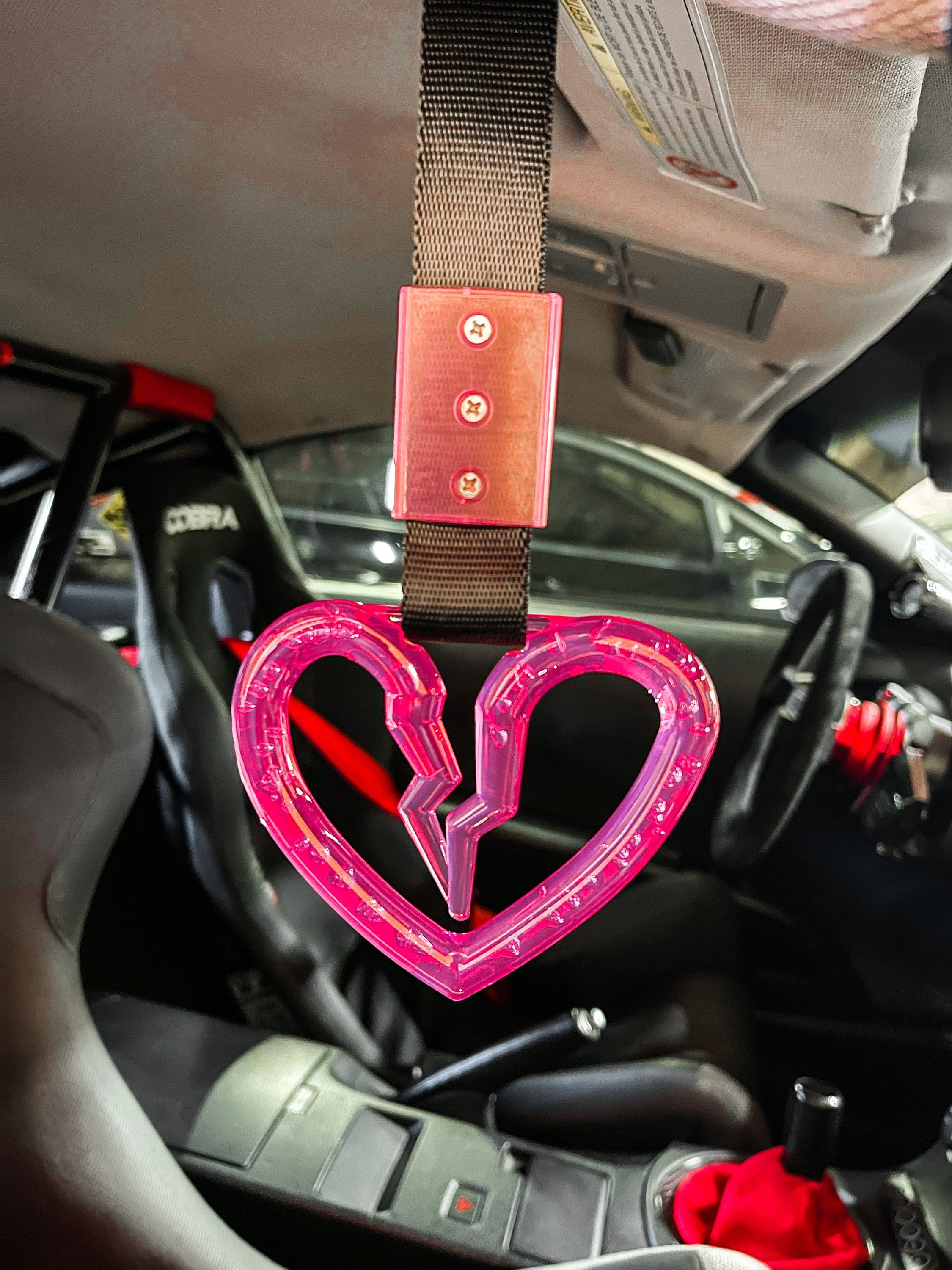 Broken Heart Tsurikawa JDM Pull Handle Tow Hook Decoration for Drift Show  Car Pink 