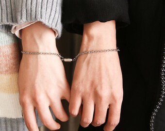 Cute Couples Magnet Love Bracelets 