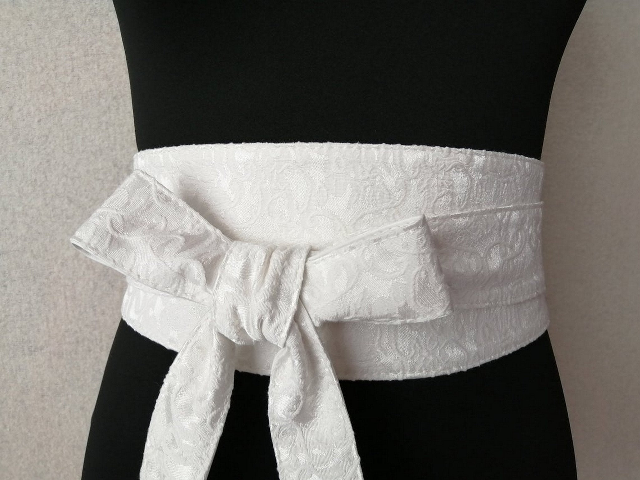 womens white waist belt