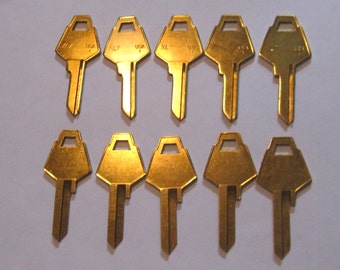 Maid in USA lbs Brass  Key Blanks  UN-CUT yellow color Lot of Misc 4 