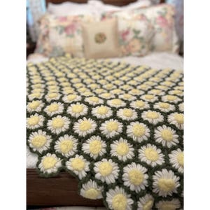 Handmade Crochet Daisy Afghan Throw Blanket 55&quot;x37&quot; White Yellow Green Retro