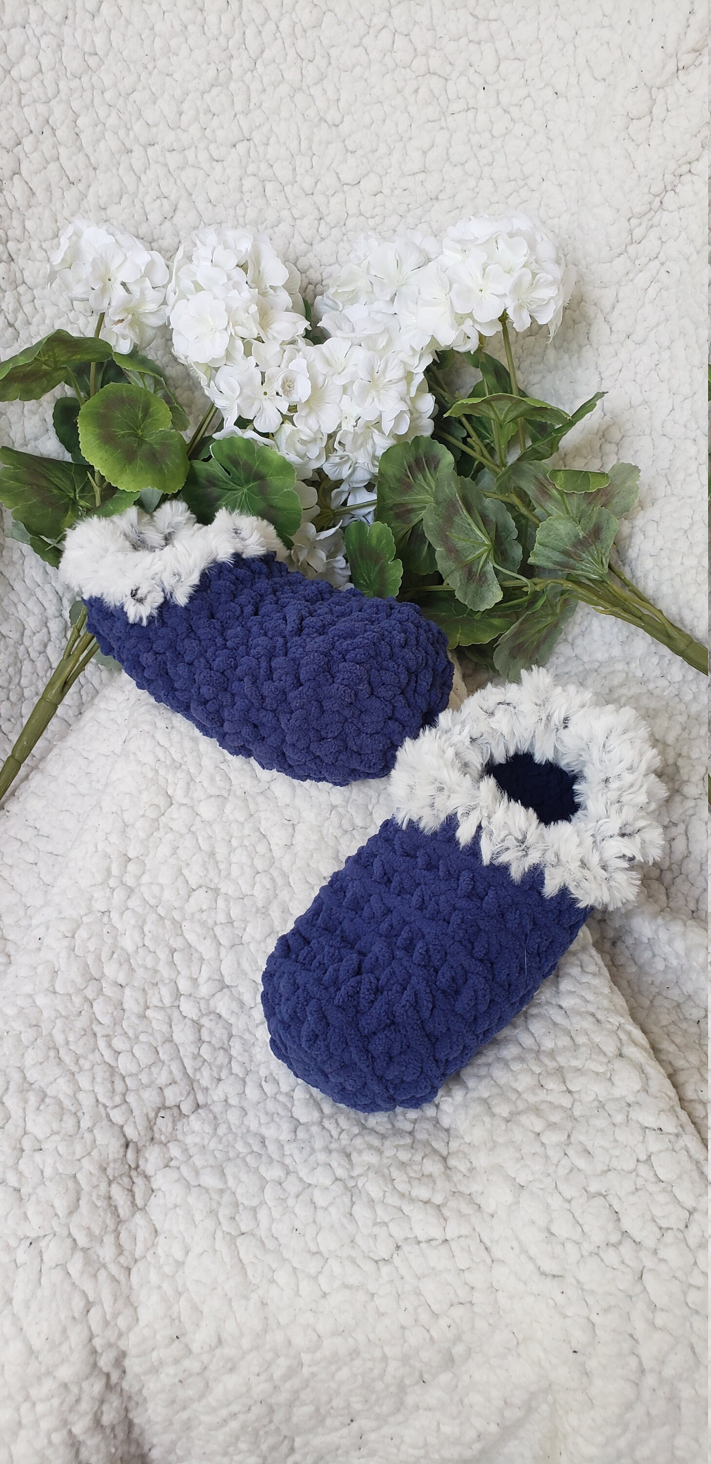 navy fluffy slippers