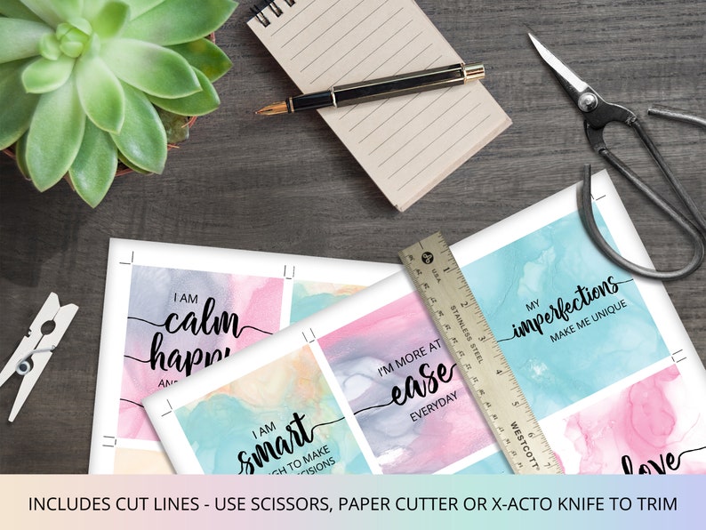 K&ouml;nnte beinhalten: Druckbare Affirmationskarten mit Aquarellhintergr&uuml;nden. Die Karten zeigen positive Affirmationen wie "Ich bin ruhig und gl&uuml;cklich", "Ich bin klug genug, um gute Entscheidungen zu treffen", "Ich bin jeden Tag gelassener", "Meine Unvollkommenheiten machen mich einzigartig" und "Liebe".